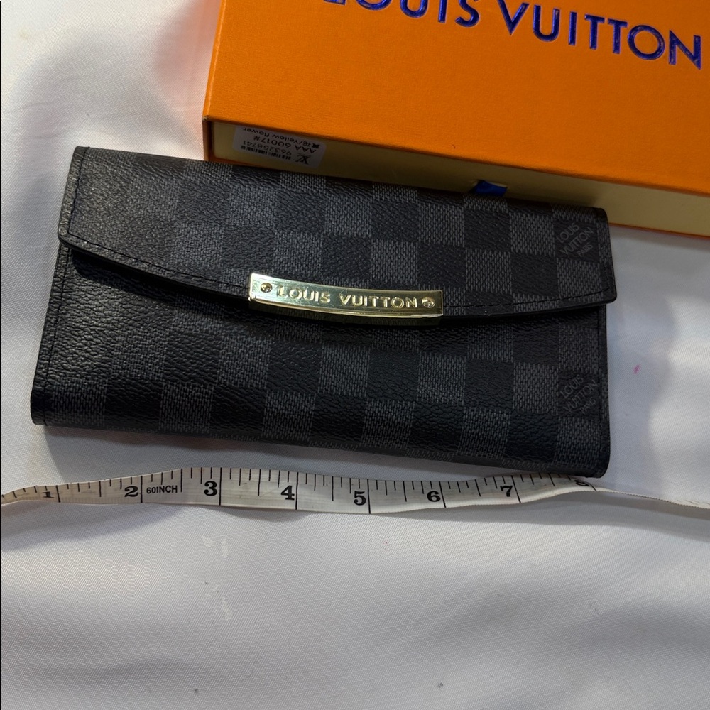 Black Checkered Wallet‎ - Picture 6 of 7